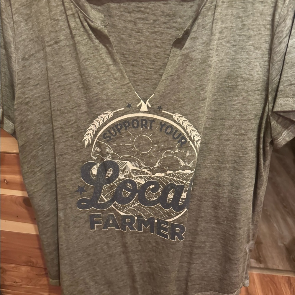 Maurice’s T-shirt